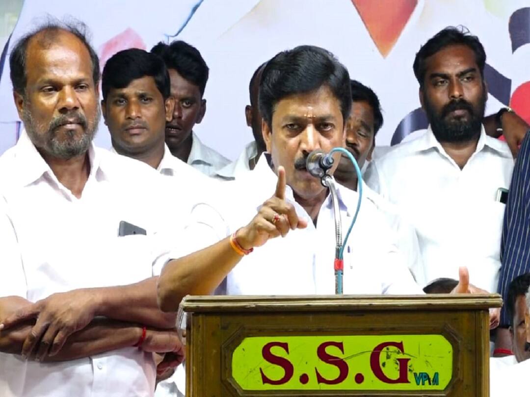 villupuram cv shanumugam mp speech general meeting ஜெயலலிதா படத்திற்கு செருப்பு மாலை போட்டவர் தான் ஓபிஎஸ் - சி.வி.சண்முகம்