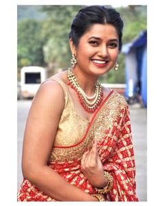 PHOTO : ‘यह लाल इश्क़, यह मलाल इश्क़’, मनमोहक हास्य पाहून तुम्हीही पडाल प्राजक्ता माळीच्या प्रेमात!