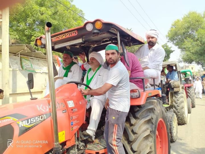 Shamli Uttar Pradesh Kisan leader BKU Rakesh Tikait took part in Kisan Mazdoor Mahapanchayat ANN Shamli: ट्रैक्टर मार्च में शामिल हुए किसान नेता राकेश टिकैत की सरकार को बड़ी चेतावनी, कहा- अगर यही हाल रहा तो...