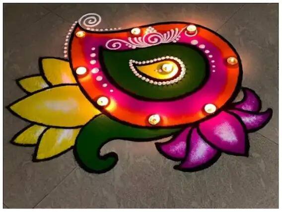 दिवाळीत घरात खूप कामं असतात. अशा वेळी तुम्ही ही सुंदर आणि आकर्षक रांगोळी अगदी 10 ते 15 मिनिटांत काढू शकता.