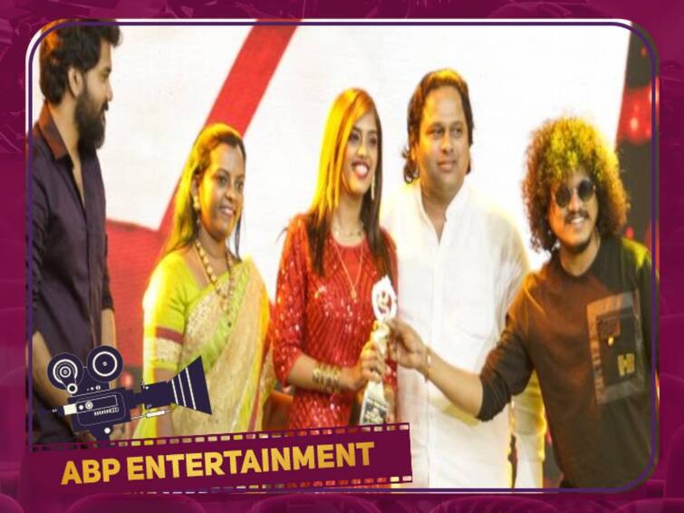 The Rising Star 2022 award to Bobbini Ayisha was presented by Pugazh and Kavin The Rising Star 2022 : மிஸ் சென்னை அழகிக்கு விருது வழங்கும் புகழ் மற்றும் கவின்... தி ரைசிங் ஸ்டார் 2022