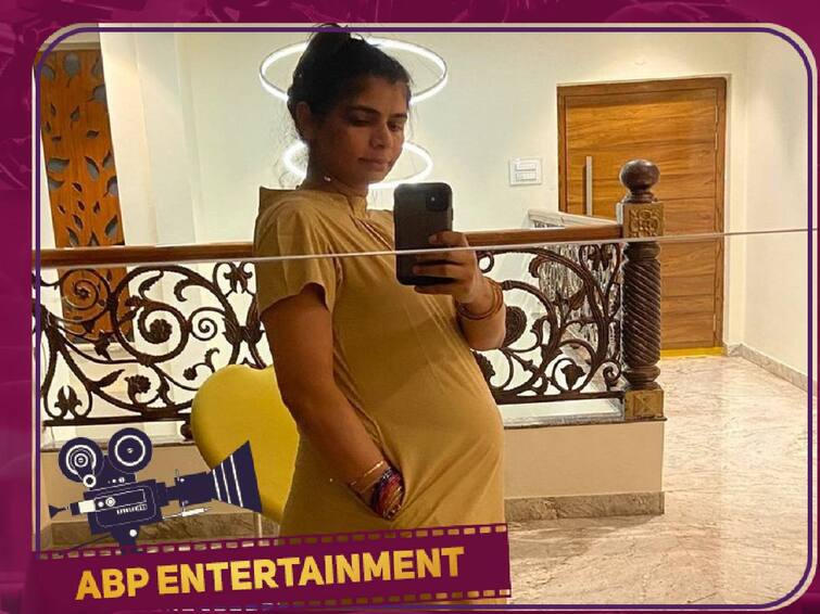Singer Chinmayi Posts Baby Bump Photo ends speculations rumours around surrogacy Chinmayi Baby Bump: ‛வாடகைத் தாய் மூலம் குழந்தை பெற்றேனா?’  சின்மயி வெளியிட்ட ஆதாரம்!
