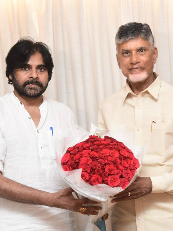 పవన్‌తో చంద్రబాబు సమావేశం