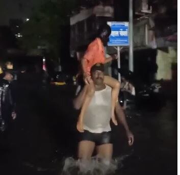 Pune Rain : पुण्यात तुफान पाऊस, रस्त्यांना नद्यांचं स्वरुप, दगडूशेठ मंदिरात शिरलं पाणी 