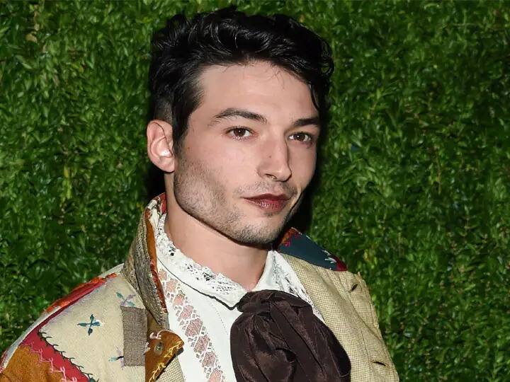 ezra-miller-has-pleaded-not-guilty-to-stealing-bottles-of-liquor-from-a-neighbor-s-home-in-vermont Ezra Miller: ਹਾਲੀਵੁੱਡ ਐਕਟਰ `ਤੇ ਲੱਗਿਆ ਗੁਆਂਢੀ ਘਰੋਂ ਸ਼ਰਾਬ ਚੋਰੀ ਕਰਨ ਦਾ ਇਲਜ਼ਾਮ, ਕੋਰਟ ਪਹੁੰਚਿਆ ਮਾਮਲਾ