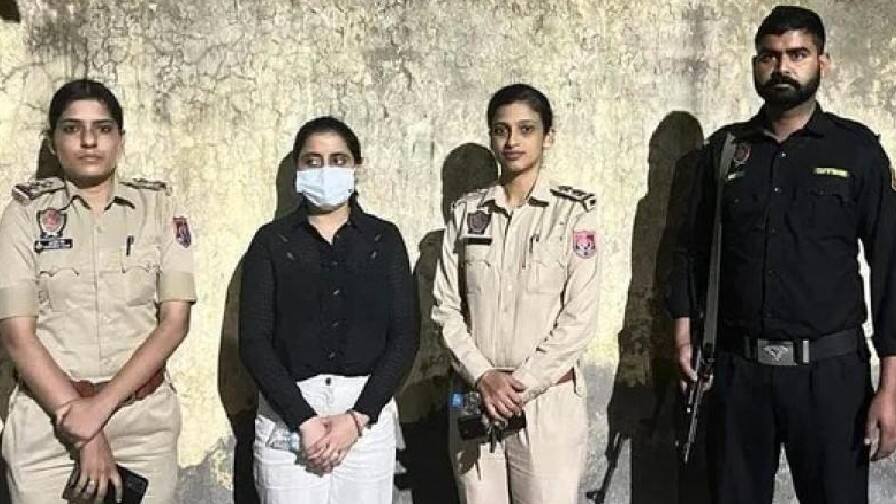 ਦੀਪਕ ਟੀਨੂ ਦੀ ਪ੍ਰੇਮਿਕਾ ਜਤਿੰਦਰ ਕੌਰ ਨੂੰ ਭੇਜਿਆ ਨਿਆਂਇਕ ਹਿਰਾਸਤ 'ਚ Deepak Tinu's girlfriend Jitinder Kaur sent to judicial remand ਦੀਪਕ ਟੀਨੂ ਦੀ ਪ੍ਰੇਮਿਕਾ ਜਤਿੰਦਰ ਕੌਰ ਨੂੰ ਭੇਜਿਆ ਨਿਆਂਇਕ ਹਿਰਾਸਤ 'ਚ