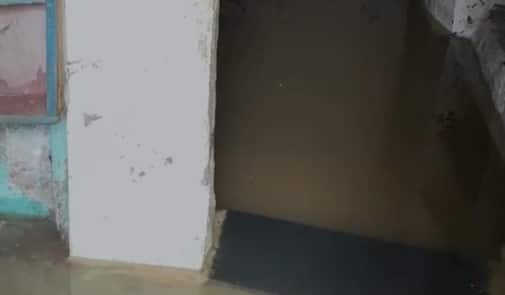 नदीकाठी राहणाऱ्या नागरिकांना सतर्कतेचा इशारा दिला आहे..