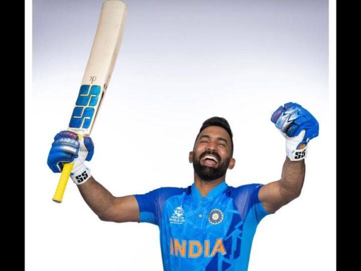 यष्टीरक्षक म्हणून दिनेश कार्तिक संघात असू शकतो.