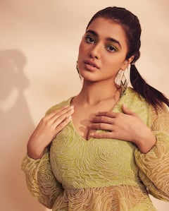 Ketika Sharma: కొంటె చూపుతోనే కవ్విస్తున్న కేతికా శర్మ