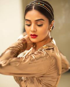 Sreemukhi: శ్రీముఖి ముందు బాలీవుడ్ హీరోయిన్లు కూడా పనికిరారేమో