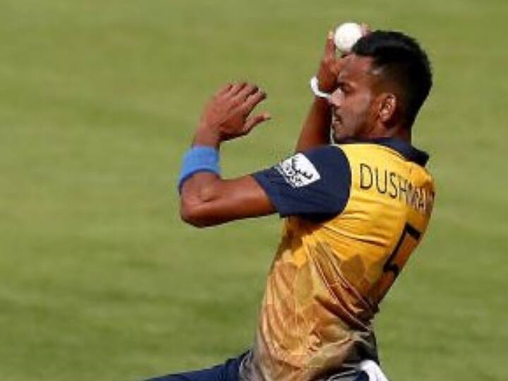 Sri Lanka Fast Bowler Dushmantha Chameera Injured And Playing T20 World Cup 2022 is Doubtful For him T20 WC 2022: श्रीलंका को लगा बड़ा झटका, चोट की वजह से टी20 विश्वकप से बाहर हो सकते हैं चमीरा