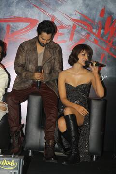 फिल्म 'भेड़िया' के ट्रेलर लॉन्च पर शानदार लुक में दिखे वरुण धवन और कृति सेनन, देखें इवेंट की तस्वीरें