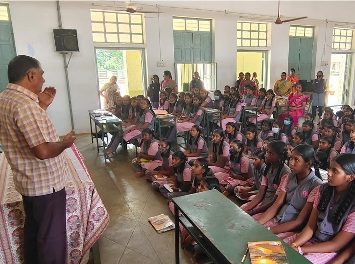 New Classrooms: அதிகரிக்கும் அரசுப்பள்ளி மாணவர்கள் எண்ணிக்கை; 7,200 புதிய வகுப்பறைகள்- முதல்வர் ஸ்டாலின் அறிவிப்பு