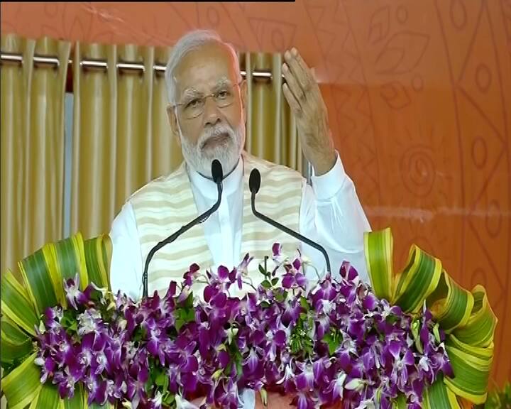 Rajkot: વજુભાઇ વાળાએ સીટ ખાલી કરી અને તમે મને વધાવી લીધો: વડાપ્રધાન મોદી I studied first lesson of politics in Rajkot, says PM Modi Rajkot: વજુભાઇ વાળાએ સીટ ખાલી કરી અને તમે મને વધાવી લીધો: વડાપ્રધાન મોદી