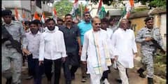 সাংসদ তহবিল থেকে টাকা দিতে প্রস্তুত, পাকা রাস্তার দাবিতে মুর্শিদাবাদে ১৯ কিমি হাঁটলেন অধীর