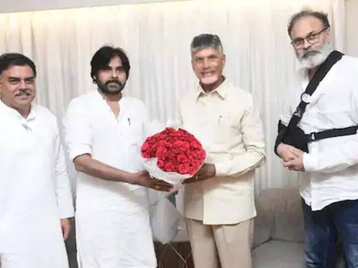 Chandrababu Naidu called on the film star at a hotel to express solidarity with him after the incident at the Visakhapatnam airport that resulted in the movie star's confinement to the hotel room and his return without holding the planned Janavani function there. (Image source: ABP Desam)