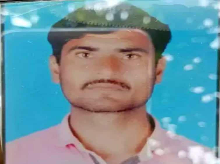 Farmer Suicide Farmer of Buldhana district committed suicide due to loss of soybean crop Farmer Suicide : अतिवृष्टीचा सोयाबीनला फटका, युवा शेतकऱ्यानं उचललं टोकाचं पाऊल, शेतातचं संपवलं जीवन 