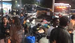 PHOTO : एसटीचं वेळापत्रक कोलमडलं; पुण्यात प्रवाशांचा रात्रभर खोळंबा