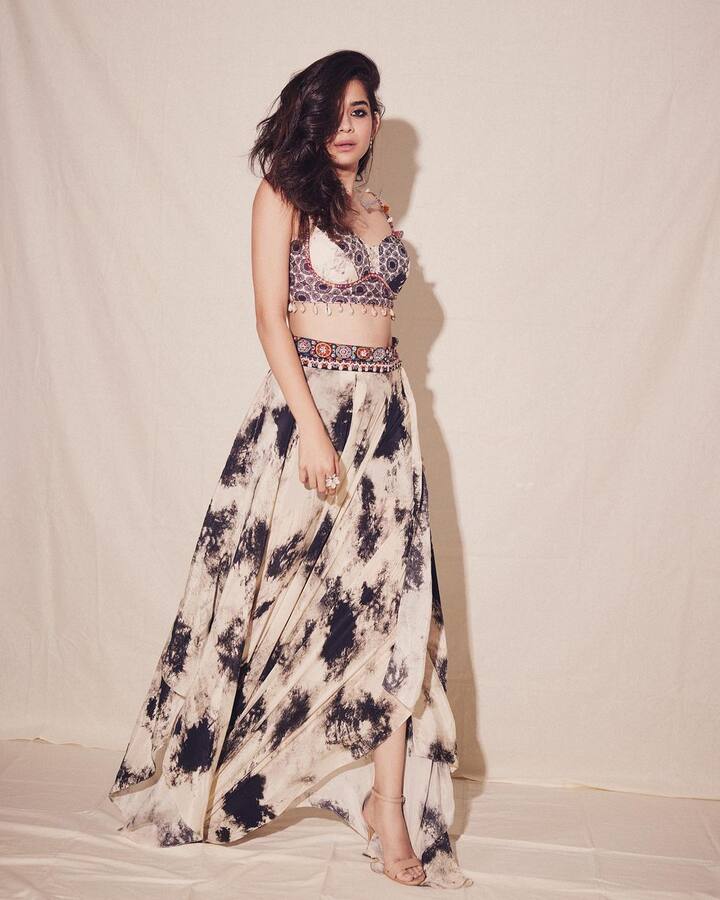 मिथिलाने नुकतंच एक नवं फोटोशूट केलं आहे ज्यात ती फार सुंदर दिसत आहे.