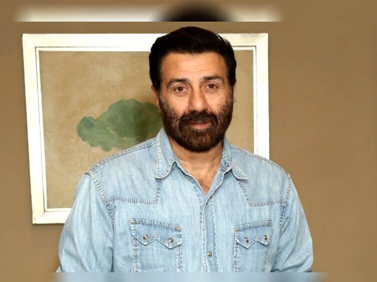 Happy Birthday Sunny Deol know this things about actor sunny Deol Happy Birthday Sunny Deol : पहिल्या चित्रपटाआधीच सनी देओलने गुपचूप उरकले होते लग्न, अभिनेत्याबद्दल ‘या’ गोष्टी माहितीयेत का?