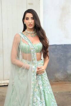 દિવાળી પહેલા નોરા ફતેહીના દેશી લૂકની જુઓ આ તસવીરો, halak Dikhhla Jaaના સેટ પરનો અનોખો અંદાજ