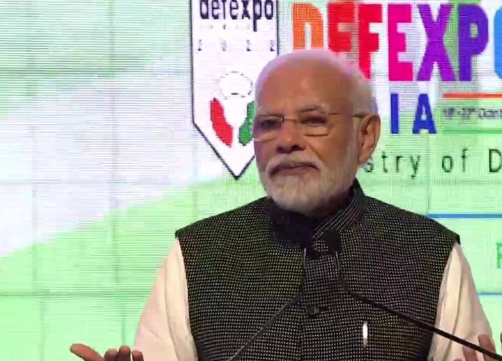 દેશની સુરક્ષાનું પ્રભાવી કેન્દ્ર ડીસા બનશે. બનાસકાંઠા, પાટણ ગુજરાતમાં સૌર શક્તિનું કેન્દ્ર બનીને ઉભર્યું. એ જ બનાસકાંઠા, પાટણ દેશ માટે વાયુ શક્તિનું કેન્દ્ર બનશે.