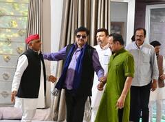 नेताजी को श्रद्धांजलि देने शत्रुघ्न सिन्हा भी पहुंचे सैफई, नन्हें बच्चों के साथ नजर आए अखिलेश यादव