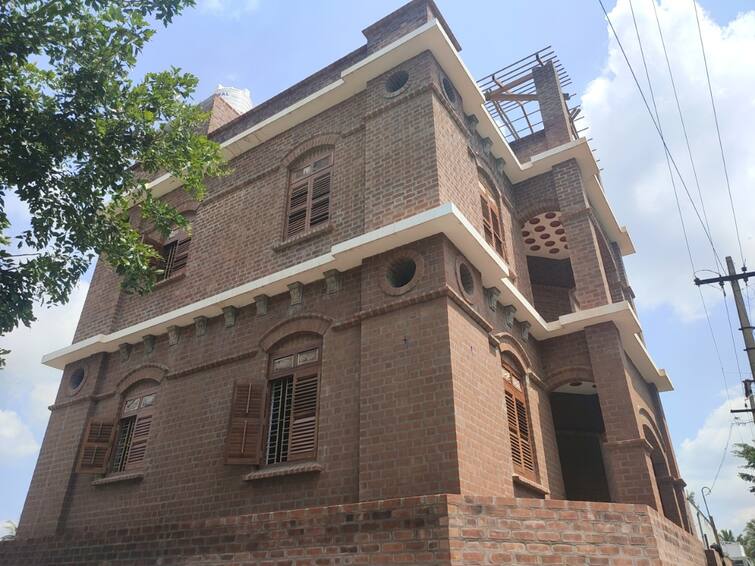A unique attempt by a Coimbatore youth who built a beautiful eco friendly house TNN ’இப்படியொரு வீடு பார்த்திருக்கீங்களா?’ - ஆச்சரியப்படுத்தும் கோவை இளைஞரின் வித்தியாசமான முயற்சி