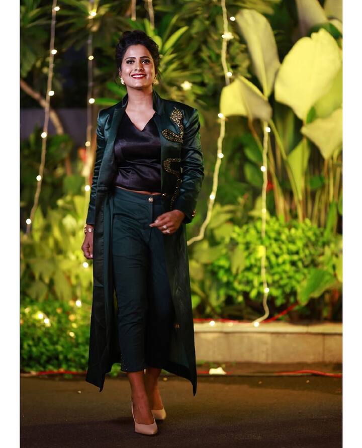 యాంకర్గా కెరీర్ స్టార్ట్ చేసిన ప్రశాంతి బడా స్టార్స్ ని ఇంటర్యూ చేసింది. 'అనగనగా అలా జరిగింది', 'ఎఫైర్', 'లైన్' సినిమాల్లో నటించిన ప్రశాంతి టీవీ సీరియల్స్లో విలన్ రోల్స్ లో తనకుంటూ ప్రత్యేక గుర్తింపు తెచ్చుకుంది.