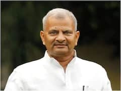 लखीमपुर खीरी: 'BJP को सिखाएं सबक', सपा प्रत्याशी के लिए वोट मांगते हुए बोले नरेश उत्तम पटेल