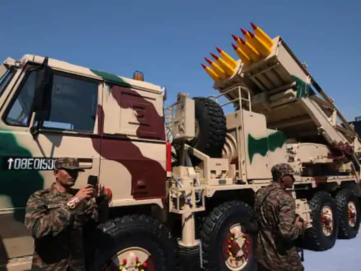 गांधीनगर में आयोजित डिफेंस एक्सपो 2022 में गन सिस्टम (155mm/51 कैलिबर). (स्रोत: PTI)