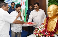 చేసే ప్రతి పని ఎన్నికలను దృష్టిలో పెట్టుకొని చేయాలి- అద్దంకి కేడర్‌కు జగన్ సూచన