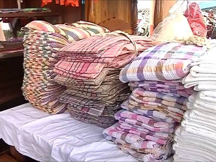 आता रेल्वे स्टेशनवर विशेष विक्री केंद्राच्या माध्यमातून कैद्यांनी तयार केलेल्या वस्तू लोकांपर्यंत पोहोचवल्या जात आहेत.