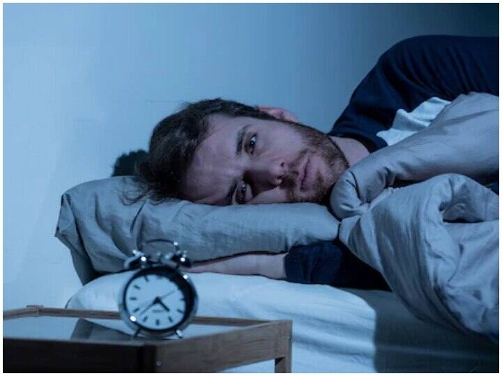 sleep less than five hours at night risk of serious diseases claims in research New Research On Sleeping : रात में पांच घंटे से कम नींद लेते है तो हो सकता है गंभीर बीमारियों का खतरा, रिसर्च में दावा