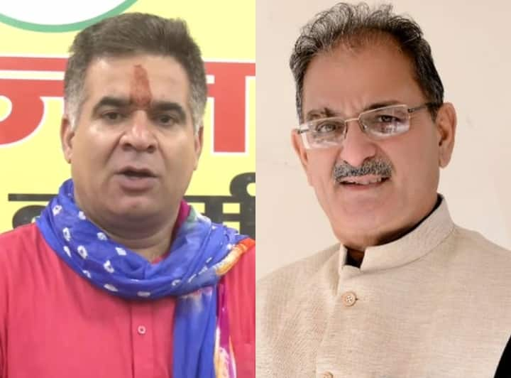 Jammu Kashmir BJP Leader Ravinder Raina and Kavinder Gupta Visit residence of Kashmiri Pandit Puran Krishna Bhat in Jammu Jammu Kashmir: कश्मीरी पंडित पूरन कृष्ण भट के घर पहुंचे बीजेपी नेता और पूर्व डिप्टी सीएम, आतंकवादियों ने गोली मारकर की थी हत्या