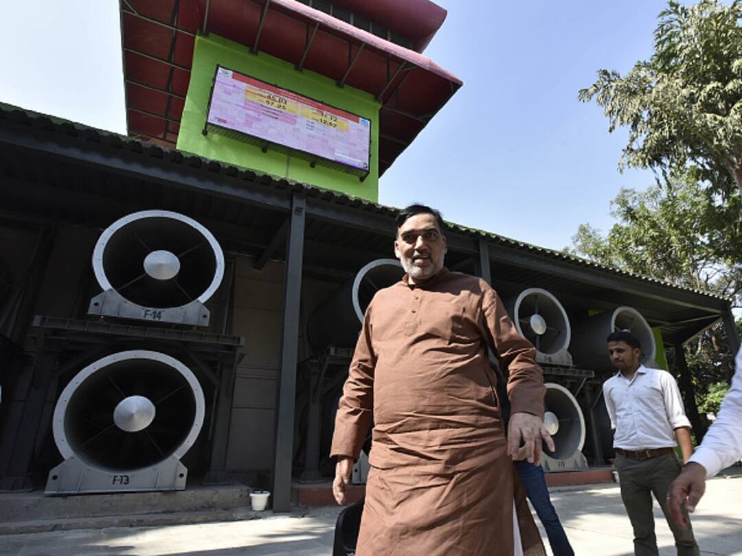 Purchasing, Bursting Firecrackers In Delhi May Now Land You Jail Diwali Delhi Environment Minister Gopal Rai Purchasing Bursting Firecrackers Delhi Jail AAp govt cm Arvind Kejriwal Purchasing, Bursting Firecrackers In Delhi May Now Land You Jail