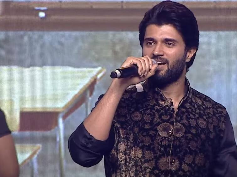 Vijay Devarakonda about Anudeep and Shiva Karthikeyan At Prince Movie Pre Release Event నాకు బోర్ కొడితే ఆ వీడియోలే చూస్తా: విజయ్ దేవరకొండ