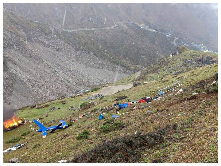 Kedarnath Helicopter Crash Pilot last call to his wife concern about Daughter health before death 'मेरी बेटी का खयाल रखना, उसकी तबीयत ठीक नहीं है'...केदारनाथ हेलिकॉप्टर क्रैश से पहले पायलट की पत्नी से आखिरी बात