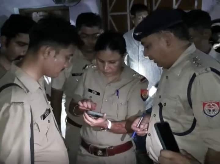 Son killed mother by Stabbing, wife serious, was asking for money for alcohol ANN Bareilly News: शराब के लिए पैसा मांग रहे युवक ने किया चाकू से हमला, मां की मौत, पत्नी की हालत गंभीर