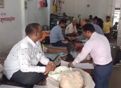 त्योहारों से पहले एक्शन में खाद्य विभाग, खोवा मंडी में की छापेमारी, कई नमूने जांच के लिए भेजे