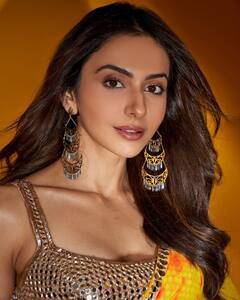 Rakul Preet Singh In A Yellow Saree Is All About The Festive Vibe, SEE PICS