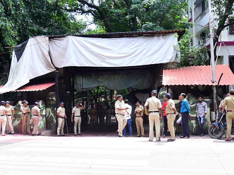 Mumbai: Security Beefed Up After Police Receive Bomb Threat Call, Attempts Underway To Nab Unidentified Caller Mumbai: Security Beefed Up After Police Receive Bomb Threat Call, Attempts Underway To Nab Unidentified Caller