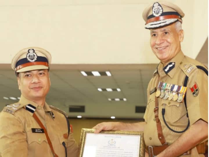 Rajasthan News: हर 12 मिनट में चोरी हो रही गाड़ी, अब IPS राहुल प्रकाश ने चोरियां रोकने का दिया ये सुझाव Rajasthan News IPS Rahul Prakash suggests inbuilt biometric lock to prevent theft of vehicles ann Rajasthan News: हर 12 मिनट में चोरी हो रही गाड़ी, अब IPS राहुल प्रकाश ने चोरियां रोकने का दिया ये सुझाव