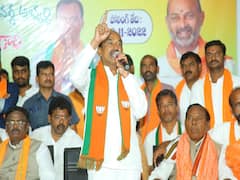 గొర్రెల మందపై తోడేళ్లు పడ్డట్టు మునుగోడుపై టీఆర్‌ఎస్‌ లీడర్లు పడ్డారు: ఈటల