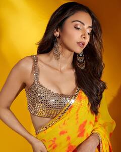 Rakul Preet Singh: పసుపు చీరలో బంతిపూల జానకిలా రకుల్ ప్రీత్