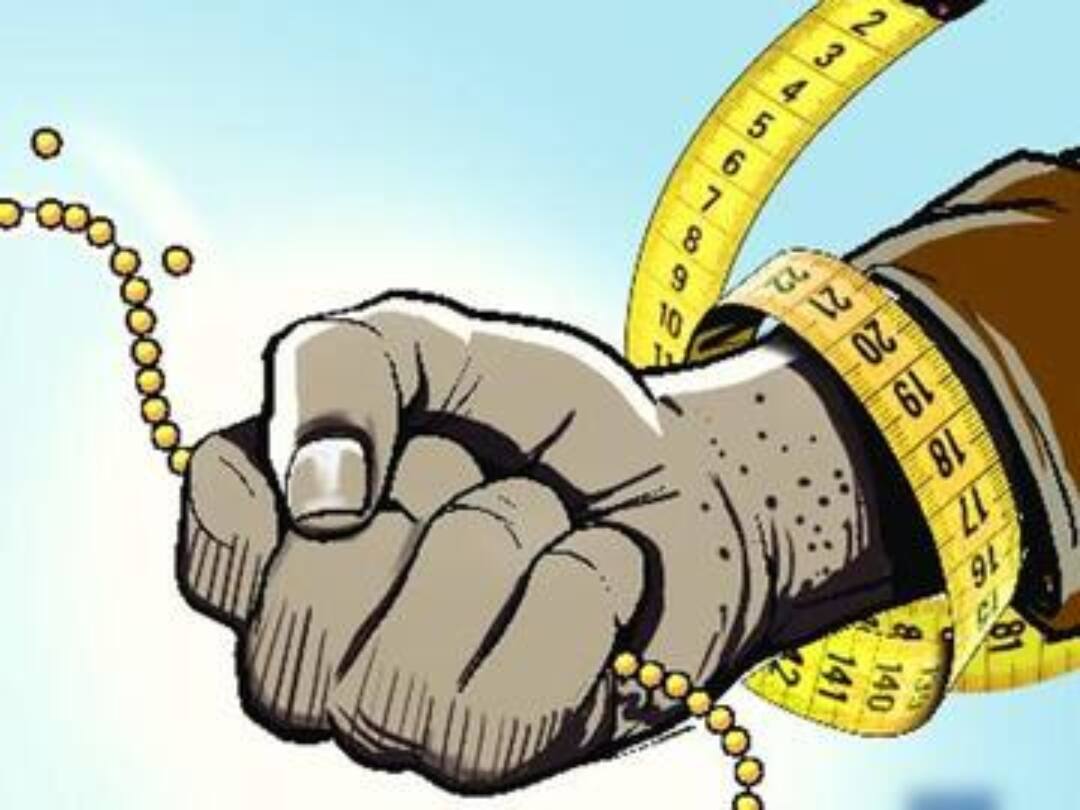 Crime: நேபாளுக்கு டூர்.. 100 சவரன் தங்கம் கொள்ளை.. திட்டம்போட்டு கொள்ளையைடித்த ஊழியர்கள்? என்ன நடந்தது?