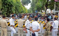 ধর্না না তুললে আইনানুগ ব্যবস্থা, আন্দোলনকারীদের হুঁশিয়ারি পুলিশের