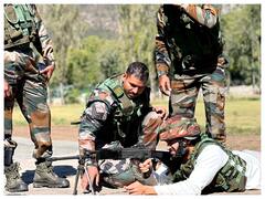 Vijay Devarakonda: ఆర్మీ బేస్‌లో విజయ్ దేవరకొండ గన్ షూటింగ్ - వీడియో వైరల్!