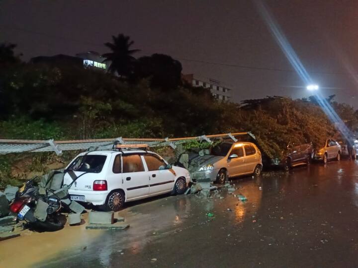 A wall collapsed due to the incessant rain, damaging several vehicles parked next to it. (Source: ANI)