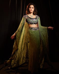 PHOTO: नुसरत भरुचाचा बोल्ड अवतार, डिझायनर ब्लाऊजवर खिळली नजर!